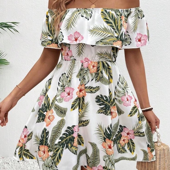 New Floral Off-Shoulder Dress - Picture 3 of 5